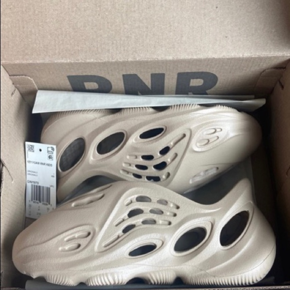 Yeezy foam runners